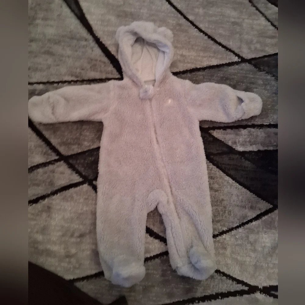 EUC Carter's Just One You Size 6M Baby Jumpsuit Onesie!!
